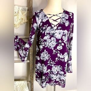 SPEECHLESS EUC Burgundy/Floral Dress Size Small FlutterSleeves and Dress Lined